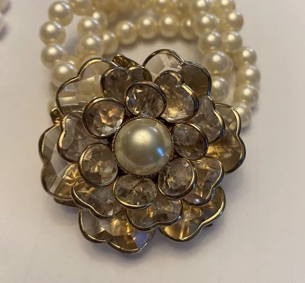 Faux Pearl Jewelry Set- Long Necklace and Floral Bracelet - Image 4