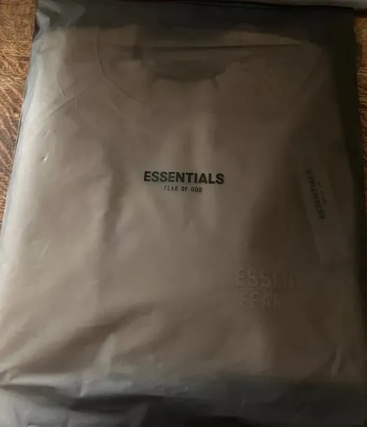 Fear of god Essentials Sweatshirt NWT Medium - Image 8