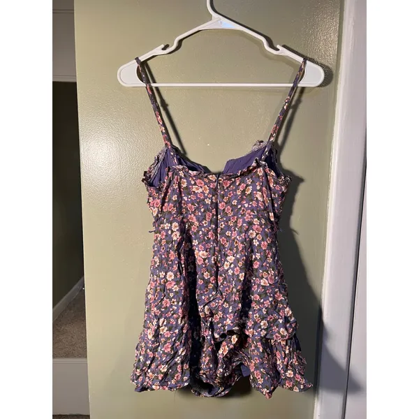 Altar'd State Women's Sz Small Romper Purple Ditsy Floral Sleeveless Ruffle Tier - Image 7