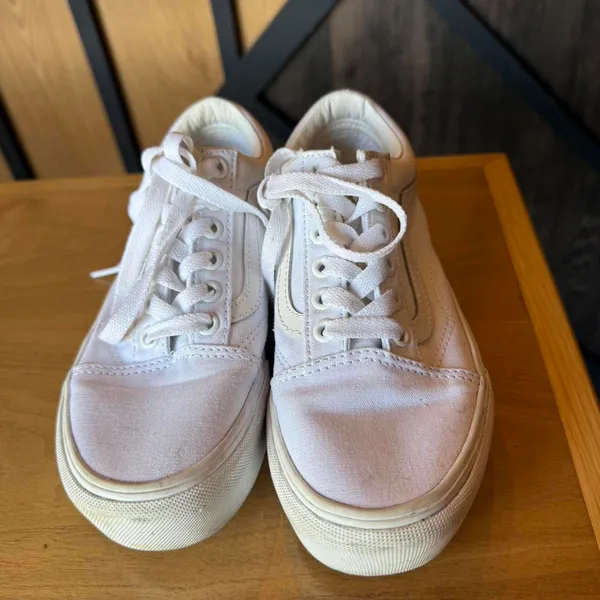 Vans - Image 2