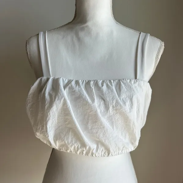 Daily Drills White Bubble Bra Gathered Preppy Activewear Size Medium - Image 3