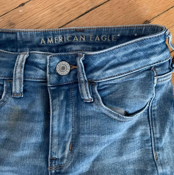 American Eagle Light Washed Jeans - Image 2