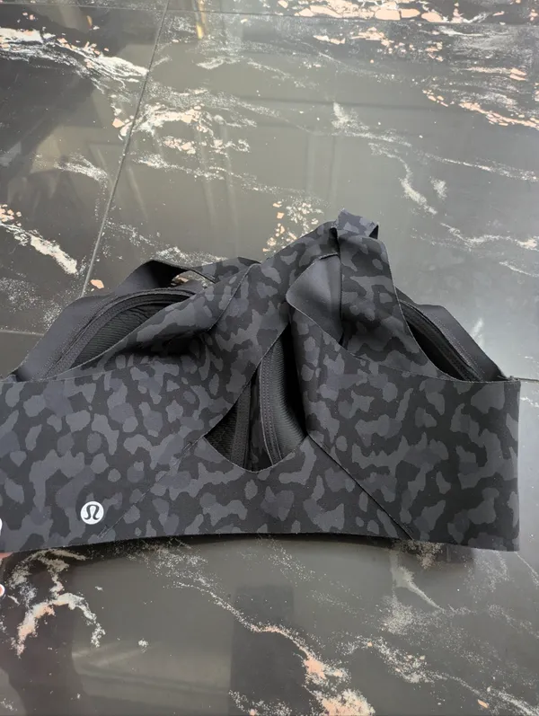 Lululemon Athletica Black Leopard Print Enlite Bra Size 34C - Image 3