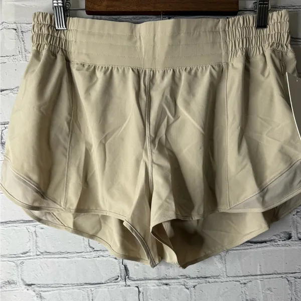 Lululemon hotty hot HR short 2.5” lined size 12 - Image 5