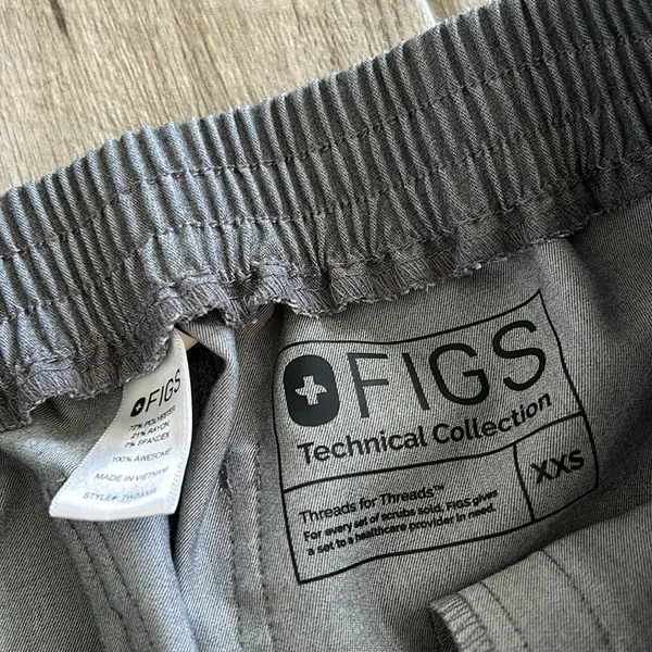 Figs scrubs - Image 2