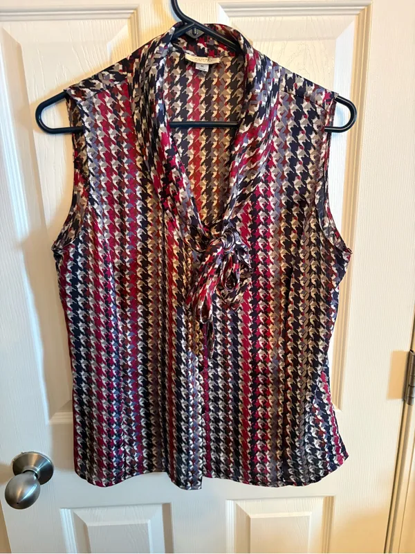 TAHARI Sleeveless Tie-Neck Houndstooth Print Top, M - Image 2