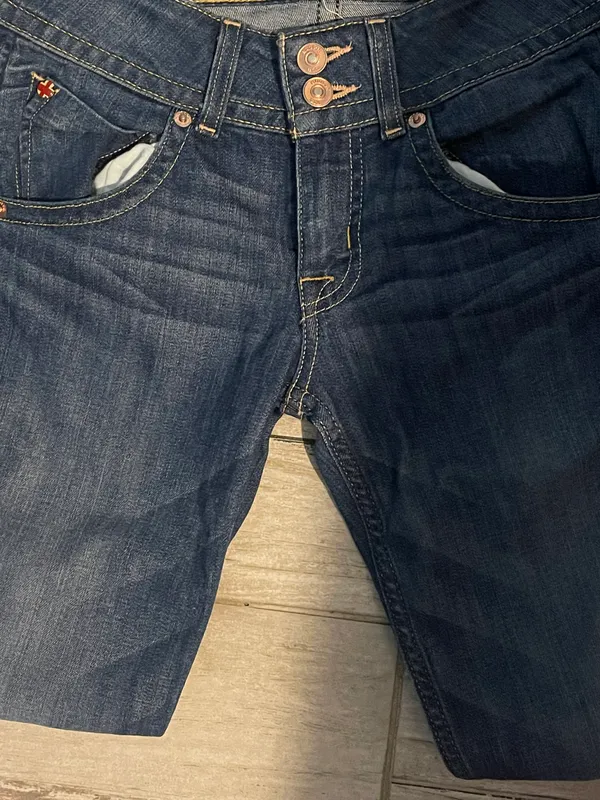 Hudson Jeans Flared Leg - Image 5