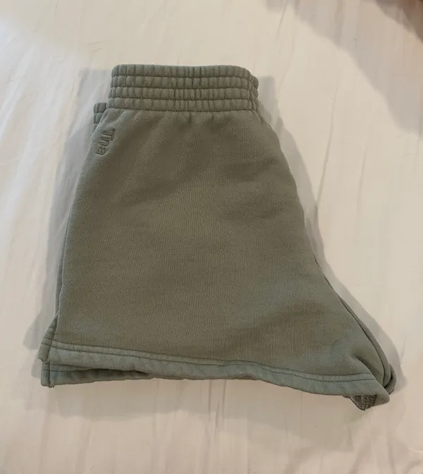Aritzia cozy af fleece shorts - Image 2