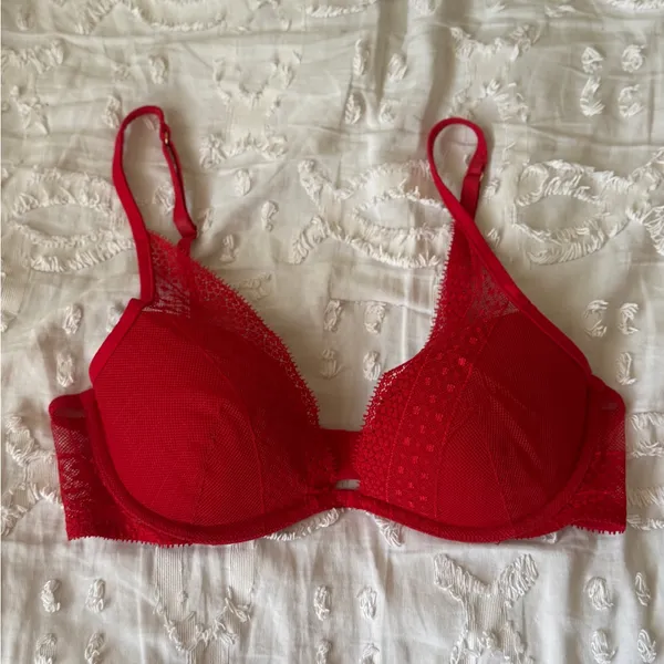 Victoria's Secret Vibrant Red Lace Bras 34C - Image 2