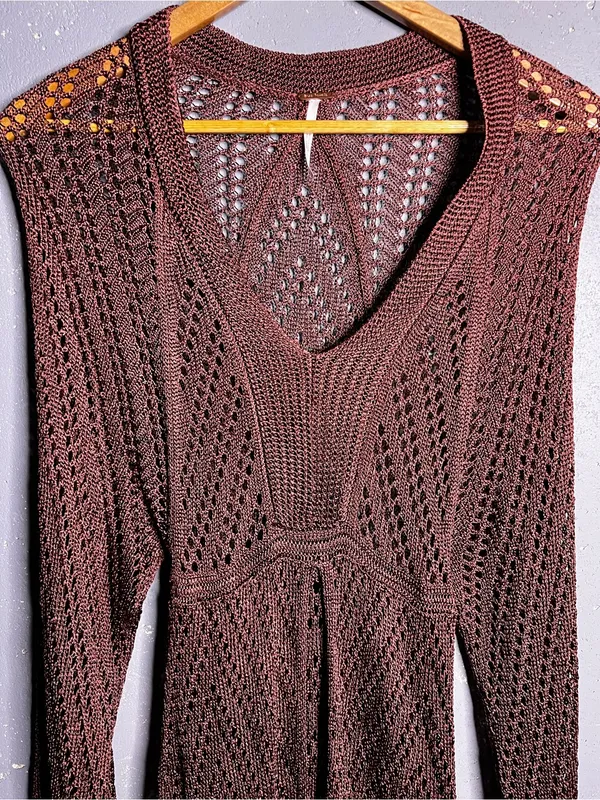 FREE PEOPLE Knit Crochet V-Neck Long Sleeve Dress in Deep Brownish Color. Small - Image 3