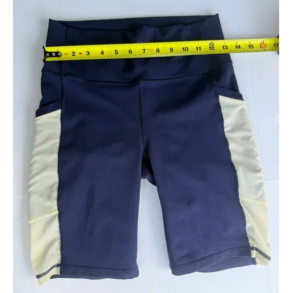 Fabletics S-M On-The-Go High-Waisted 9'' Short Navy/Creme - Image 3