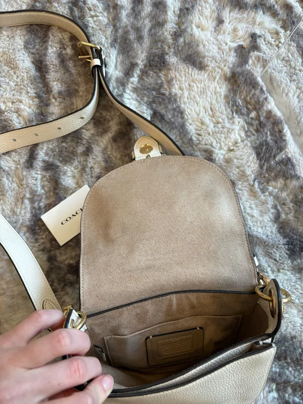 white Coach Kleo Shoulder Bag  - Image 4