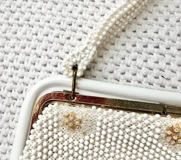Vintage Corde Bead Bridal Snowflake Winter White Gold Clasp Top Handle Bag - Image 10