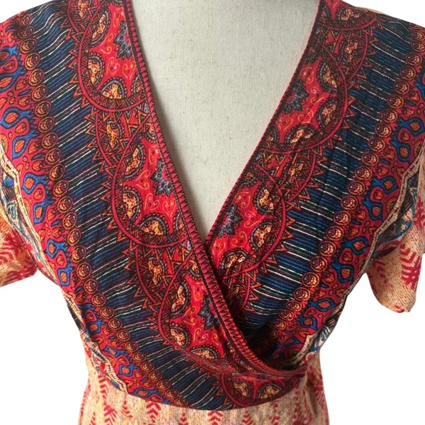Zesica multicoloured wrap dress with V-neck and short sleeves - Image 3