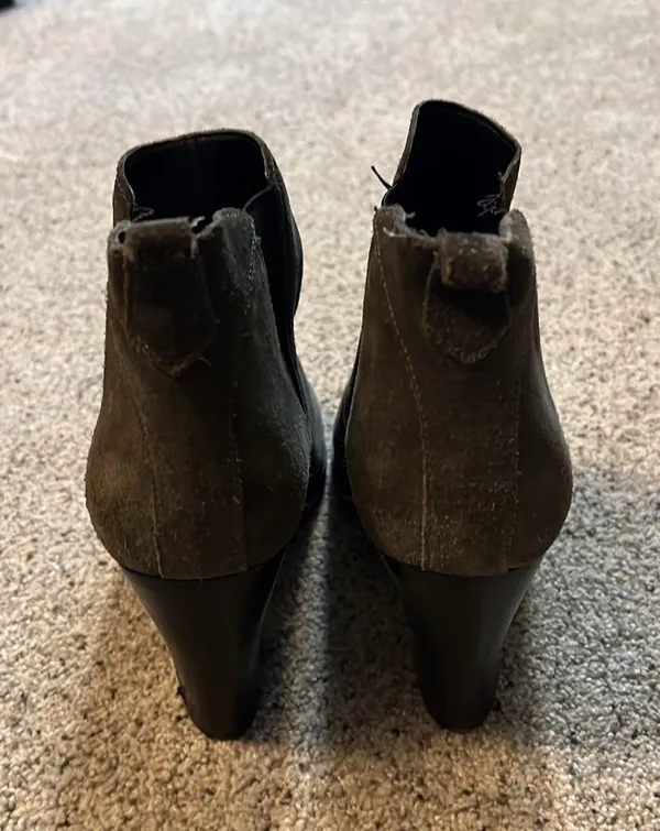 Boots - Image 3