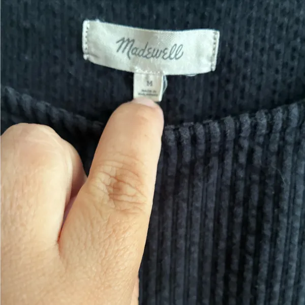 Madewell Faded Black Textured Button-Shoulder Tee M - Image 9