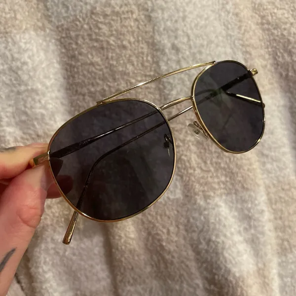 Gold Frame Aviators - Image 2