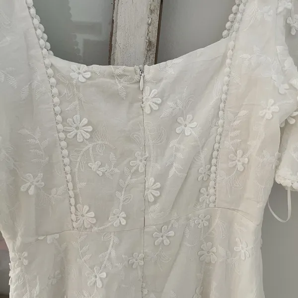 NWT Showpo White Embroidered Mini Dress Size 4 Fancy a Spritz‎ with Square Neck - Image 11