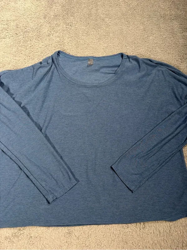 Beyond yoga Light Blue Long Sleeve shirt medium - Image 5