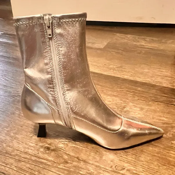 Nordstrom NEW Metallic Booties - Image 6
