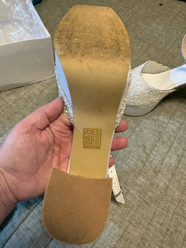 High sparkly white heals Size 10.5 - Image 3