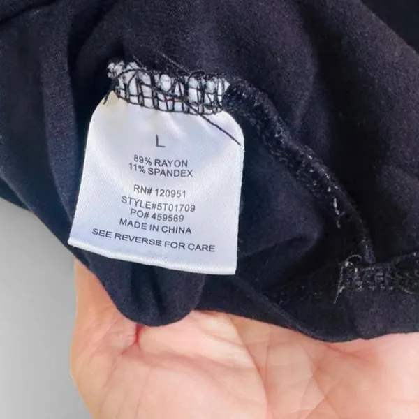 Effortlessly Chic Black Cropped Top Basic Casual Crop Tee Shirt Closet Staples Size L - Image 3