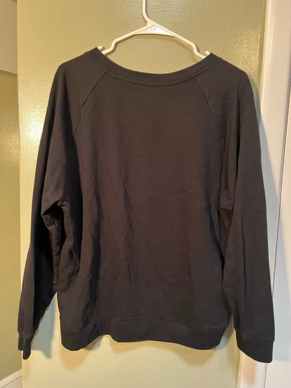 Levi's Women's Size XL Crewneck Sweatshirt Black White Batwing Graphic Classic - Image 5