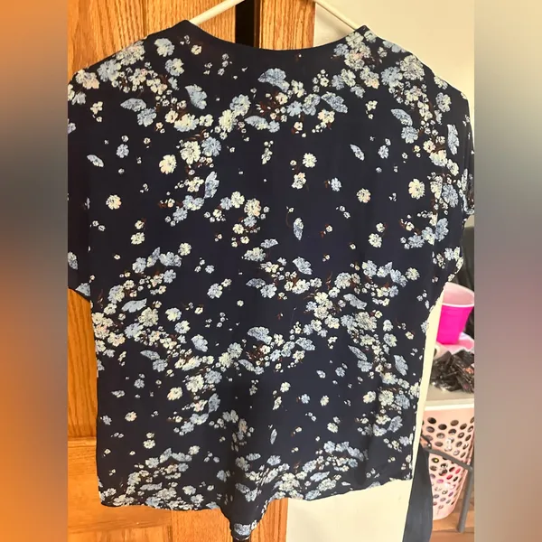NWOT! Maurices Dark Blue Floral Print Blouse - Image 2