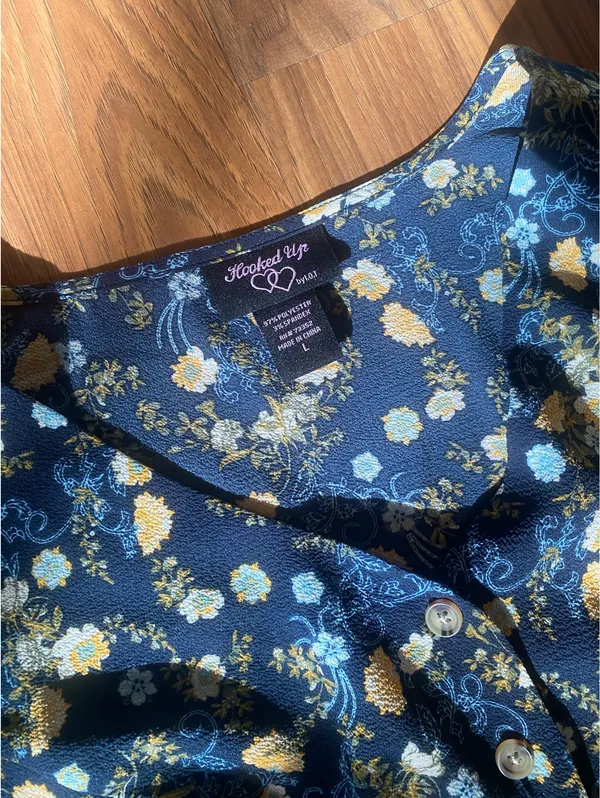 Navy Blue Floral Blouse Size L - Image 2