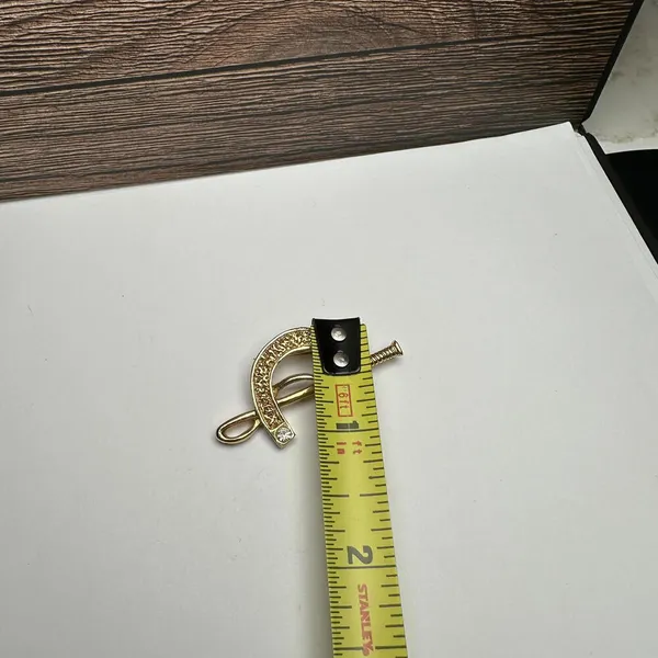 Vintage Gerry’s Rhinestone Horse Shoe With Riding Crop Brooch Pin Gold Tone - Image 3