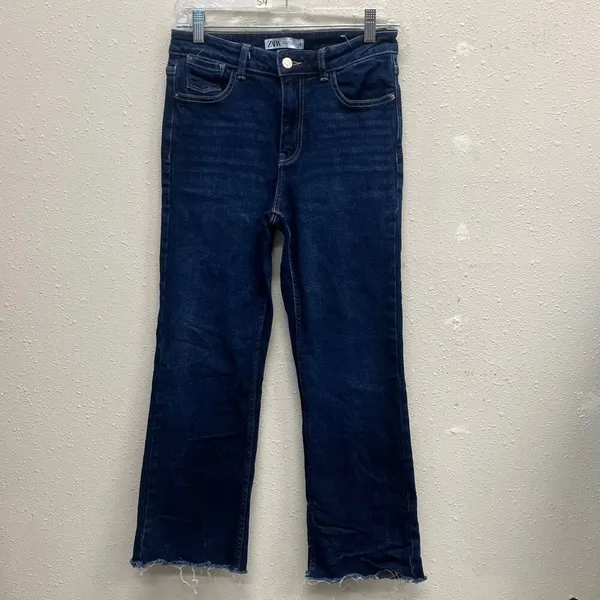Zara Dark Wash Midrise Raw Hem Bootcut Ankle Jeans Non Ripped Size 4 Stretch - Image 2