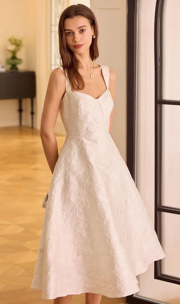 Rihoas white dress - Image 3