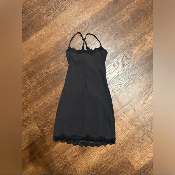 SKIMS - Fits Everybody Lace Slip Dress in Black / Onyx - Size M - Image 3