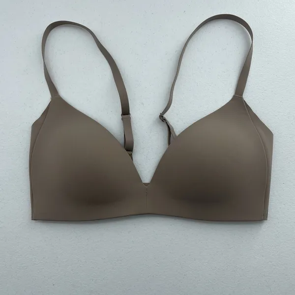 Lululemon Size 32C Bra Take Shape Molded Wireless Uplift Shape Soft Sand Beige - Image 3