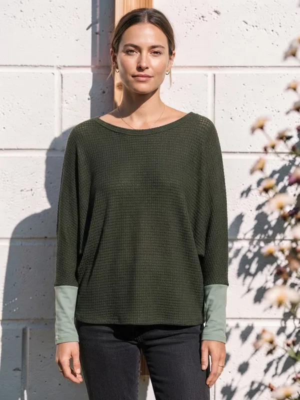 BiBi Olive Green Waffle Knit Dolman Sleeve Top Size Large NWOT - Image 6