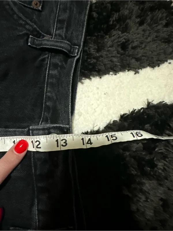 AGOLDE Dee Vintage High Rise Jean Shorts Divise Black A9035-1157 Aritzia size 34 - Image 7