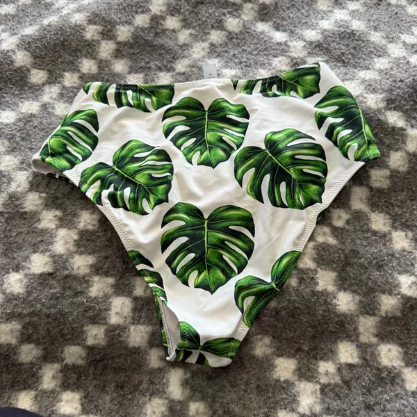 Cupshe Size Medium Tropical High Rise Bottom Full Bikini Bottom‎ Vacation - Image 4