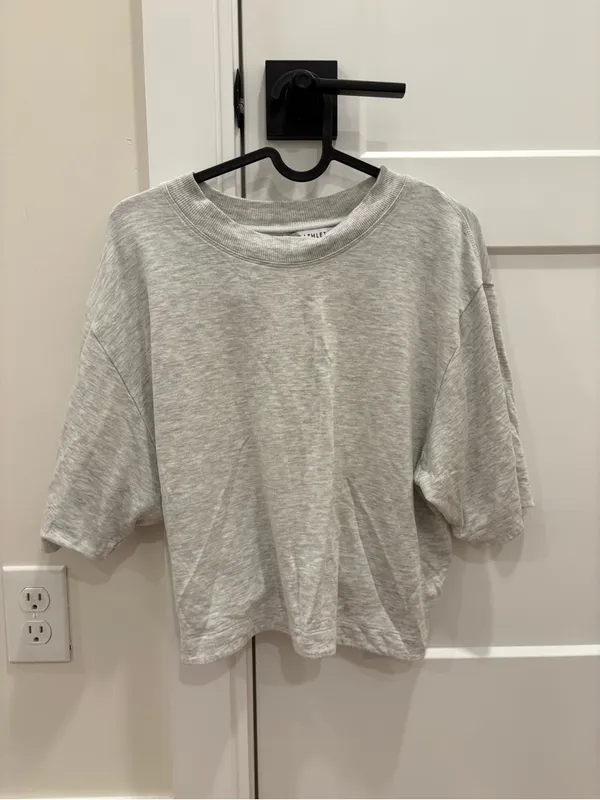 Athleta tshirt with open tie back - Image 2