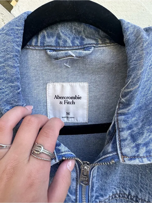 Abercrombie & fitch denim jacket - Image 3