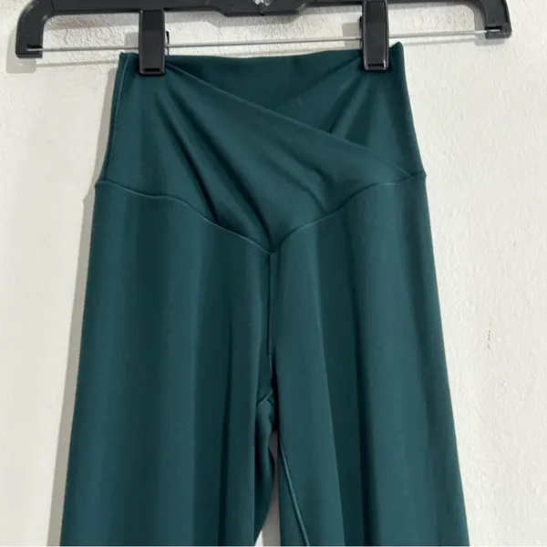 Aerie Offline Real Me Flare High Rise Crossover Waistband Green Yoga Pants XS - Image 2