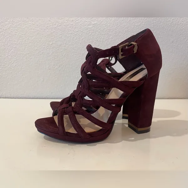 BCBGMaxAzria Women’s Burgundy Strappy Heels‎ Size 6 B - Image 2