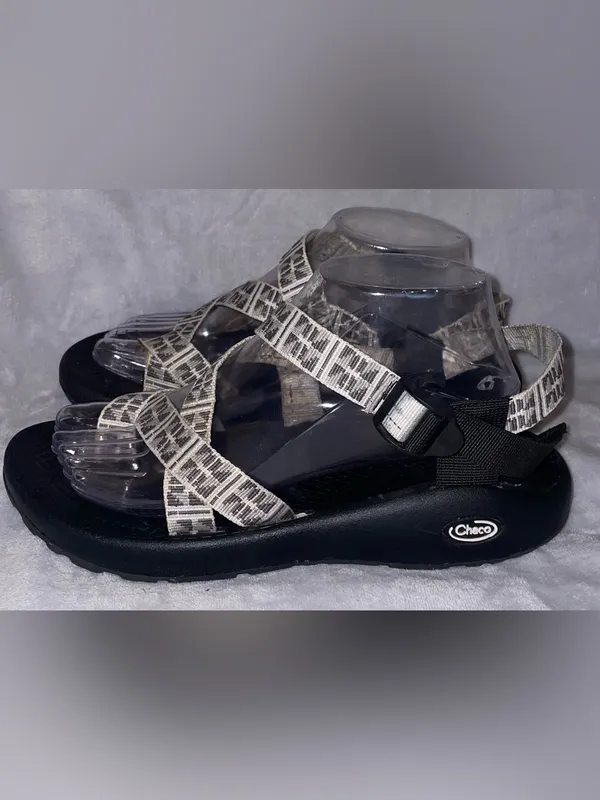 Chaco Women’s Size 10 ZX2 Classic Grey Geometric Strappy Sandals Toe Loop - Image 3