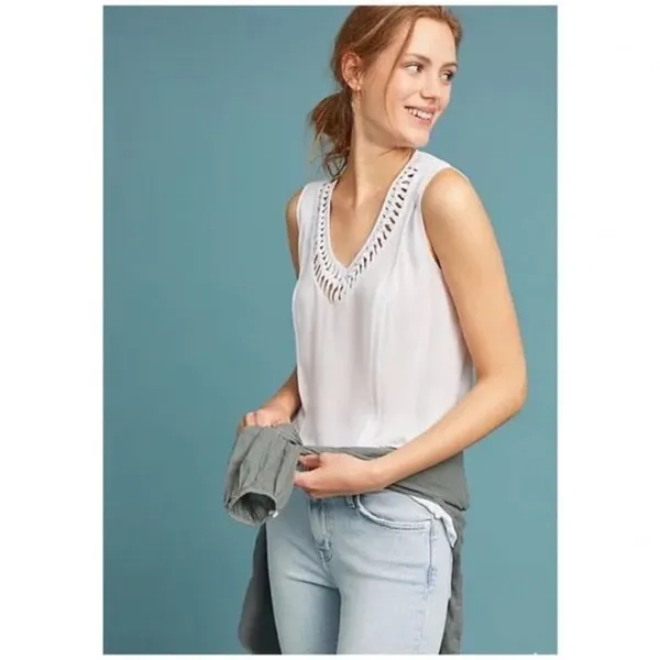 ✨Anthropologie Maeve La Vista White Cutout V-Neck Structured Tank✨ - Image 4