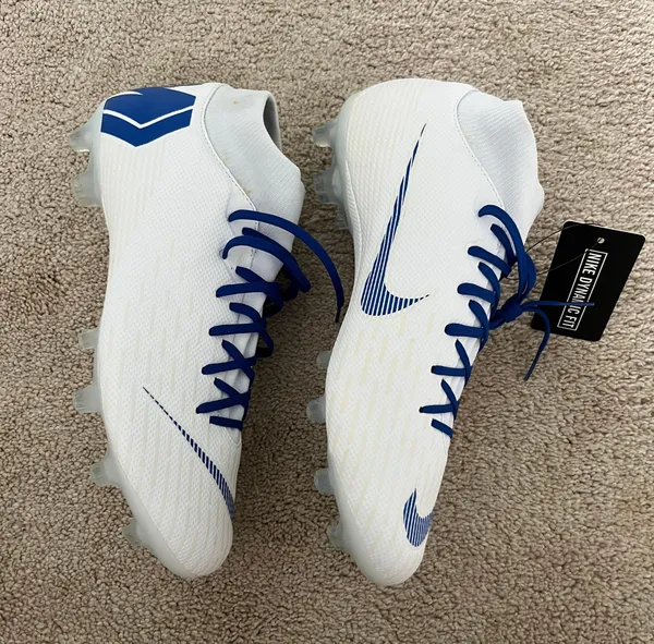 Nike Men’s Soccer Cleats - Image 3