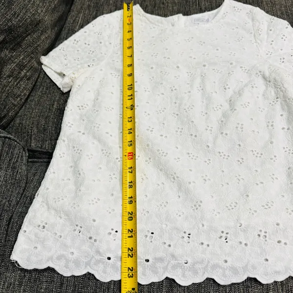 Cottagecore 100% Cotton Women White Eyelet Top XS Lace Scalloped Hem Button Back - Image 12