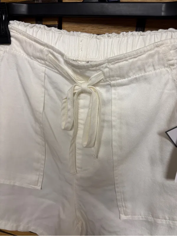 Time and tru white soft utility shorts size XS - Image 3