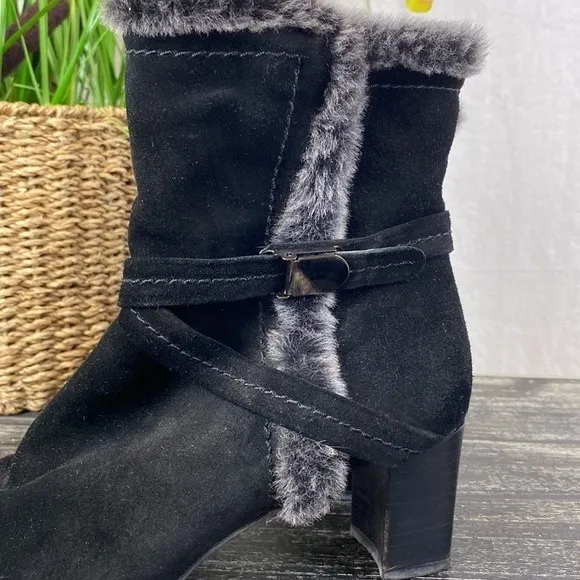 Stuart Weitzman Black Suede Fur Lined Zip Up Ankle Boots 5.5 - Image 3
