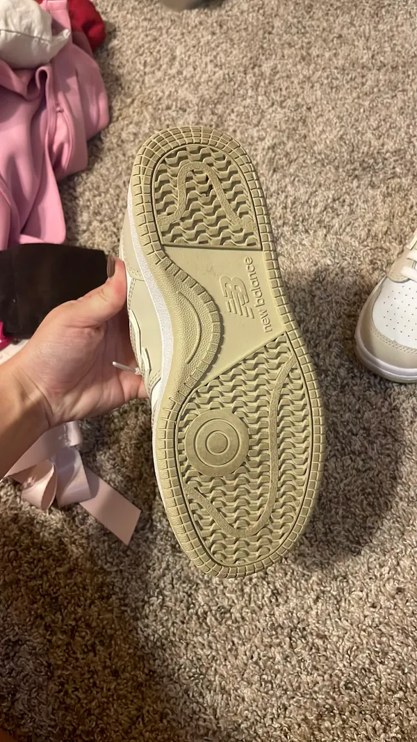 size 4 kids (6 women’s) tan new balance - Image 4
