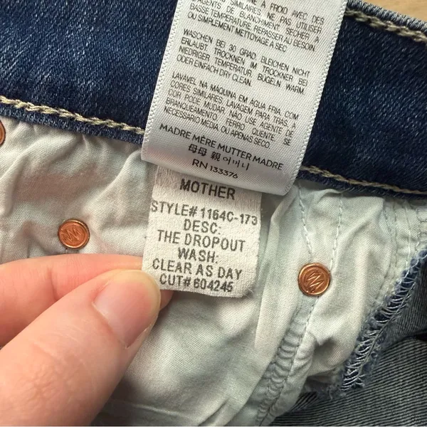 MOTHER The Dropout Jeans in Clear As Day Women’s Sz 27 Raw Hem Light Wash Cotton - Image 11