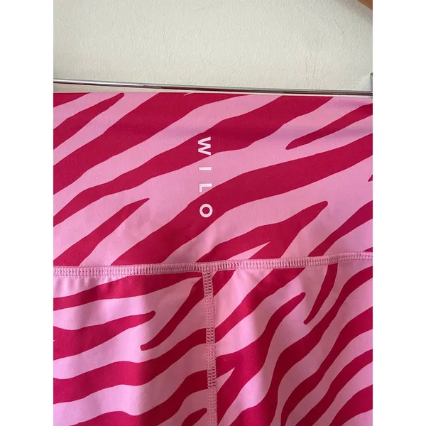 NWT Wilo The Label Contour Pink Zebra Print Sports Bra and leggings Women's S - Image 12